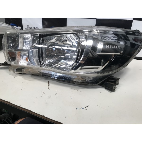 Farol Toyota Hilux Srv 2016/2020 Esquerdo Com Recuperado