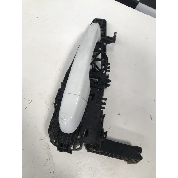 Maçaneta Dianteira Direita Da Fiat Toro 17/20 Usado