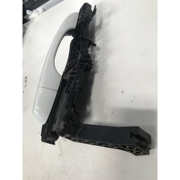 Maçaneta Dianteira Direita Da Fiat Toro 17/20 Usado