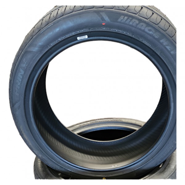 Pneus 235 45 19 Novo