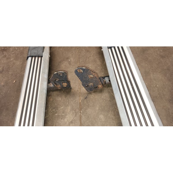 Estribo Toyota Hilux 2011 Original Usado.