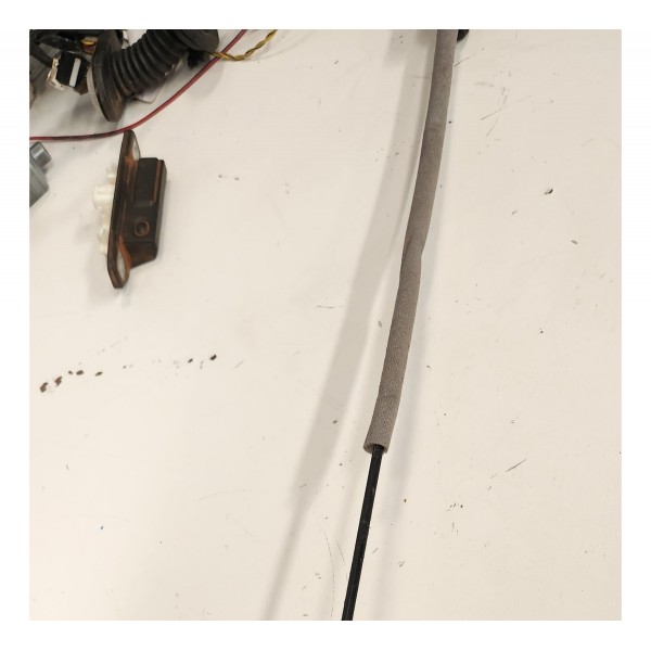 Fechadura Traseira Direita Amarok V6 2019 Original Usado.