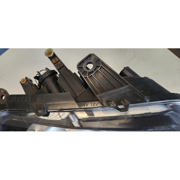 Farol  Dianteiro Direito Amarok 2016 Original Usado