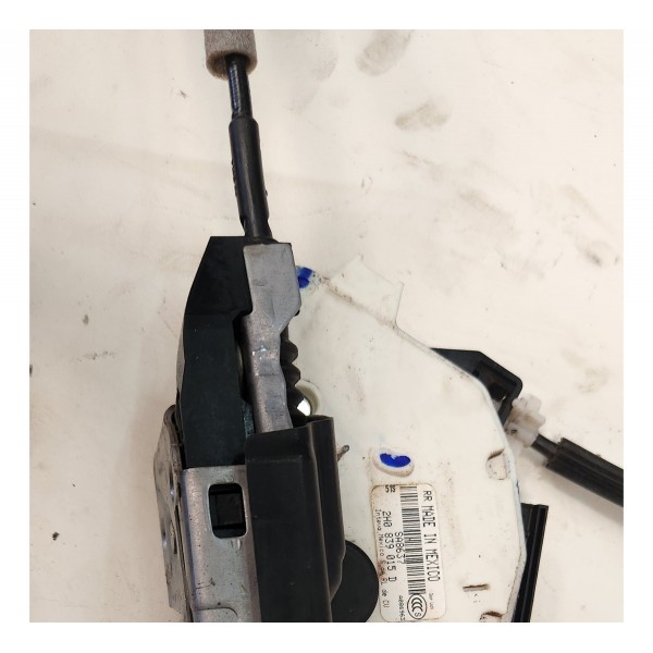 Tranca Da Porta Traseira Direita Amarok V6 2019 Original