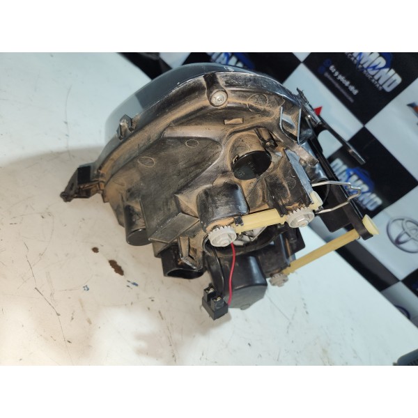 Farol Amarok L.e Original Usado Recuperado 2019