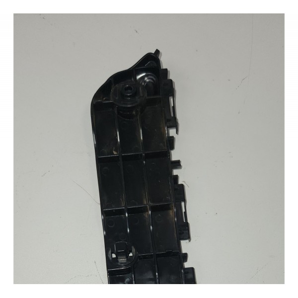 Guia Do Parachoque Dianteiro Direito Toyota Sw4 2022