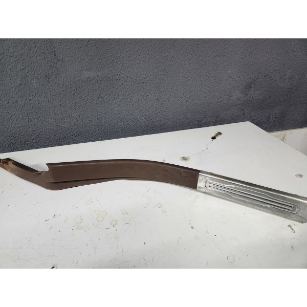 Soleira Traseira Esquerda Dodge Ram 2500 2022 Original Usado