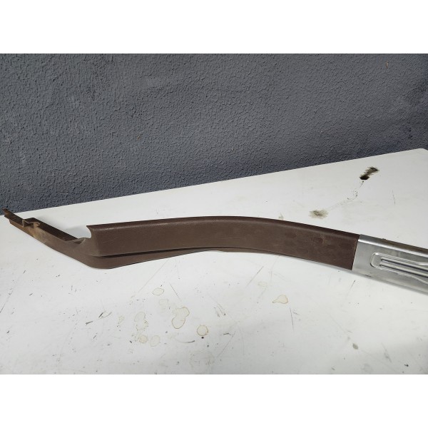 Soleira Traseira Esquerda Dodge Ram 2500 2022 Original Usado