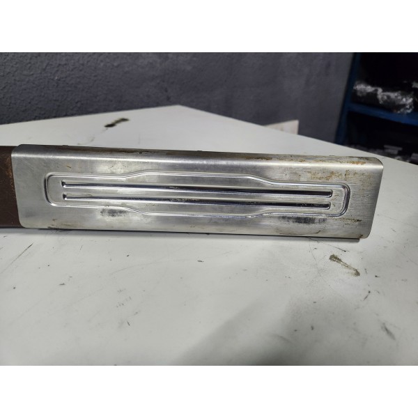 Soleira Traseira Esquerda Dodge Ram 2500 2022 Original Usado