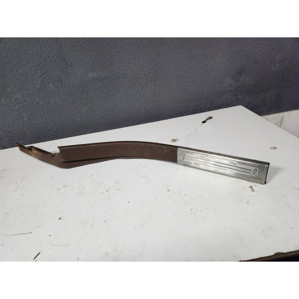 Soleira Traseira Esquerda Dodge Ram 2500 2022 Original Usado