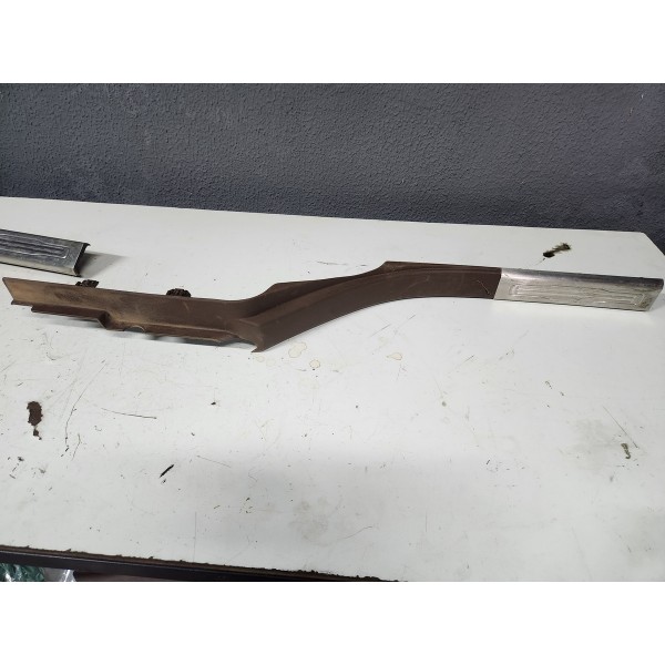 Soleira Traseira Direita Dodge Ram 2500 2022 Original Usado