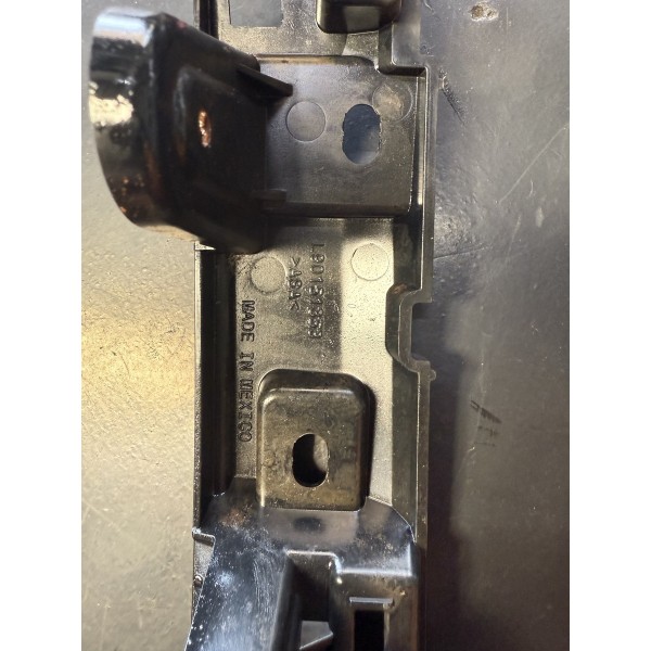 Suporte Guia Farol Direito Ram 2500 2018 A 2021 Original