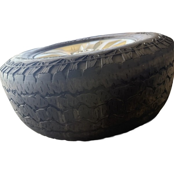 Roda Com Pneu Toyota Hilux Sr 265\65\17  Semperit