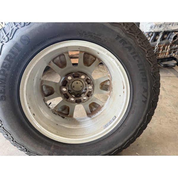 Roda Com Pneu Toyota Hilux Sr 265\65\17  Semperit
