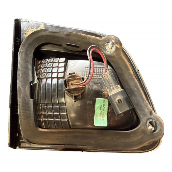 Lanterna Tampa Traseira Direita Trailblazer 2013-2021 Direito/passageiro