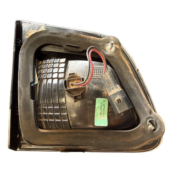 Lanterna Tampa Traseira Direita Trailblazer 2013-2021 Direito/passageiro