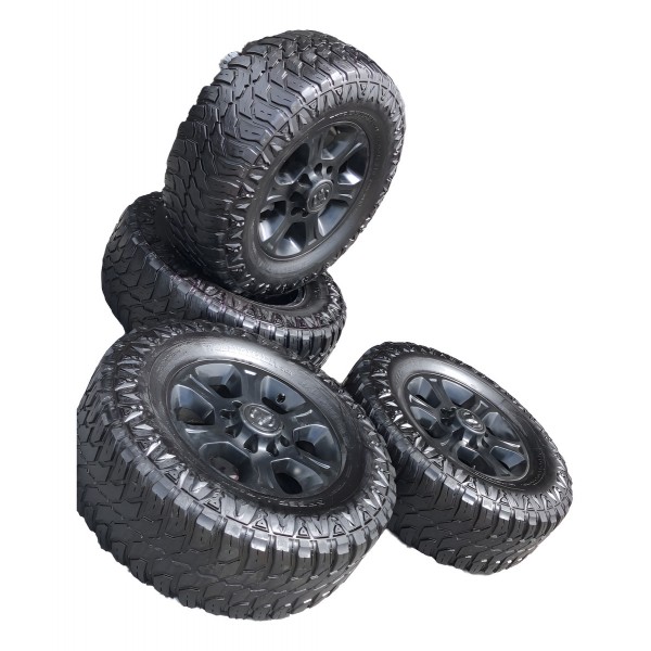 Jogos De Rodas Com Pneu Da Dodge Ram 2500 2022 35x12.50r18