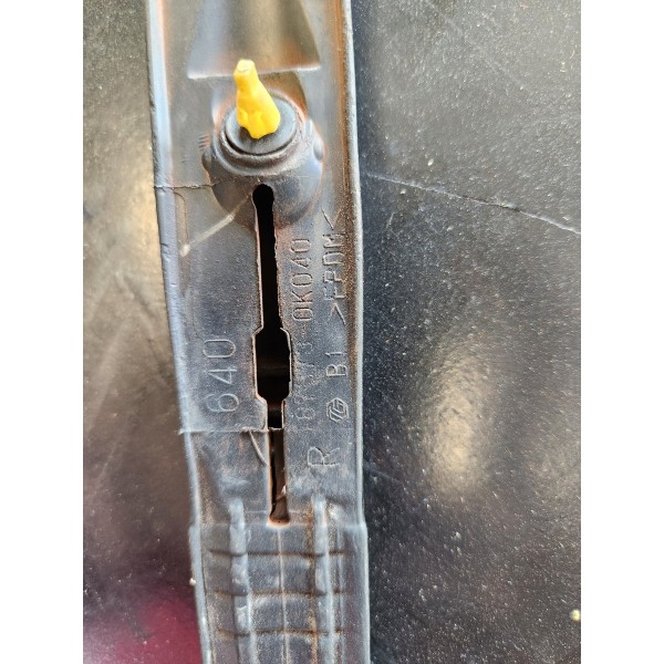 Borracha Coluna Central L Esq Toyota Hilux Cod 67873-0k040