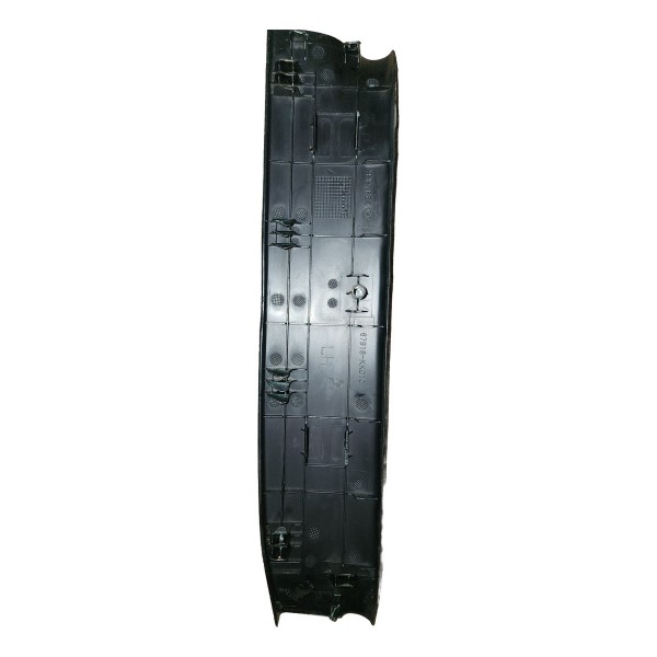 Soleira Porta Traseira Esquerda Toyota Hilux 2016 2020 Preto Preto