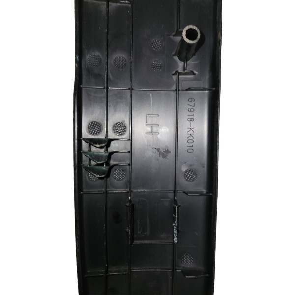 Soleira Porta Traseira Esquerda Toyota Hilux 2016 2020 Preto Preto