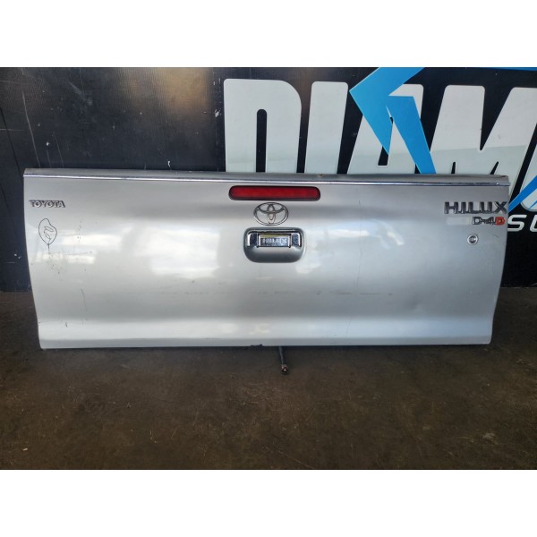 Tampa Traseira Toyota Hilux 2013 Prata C\detalhe Prateado