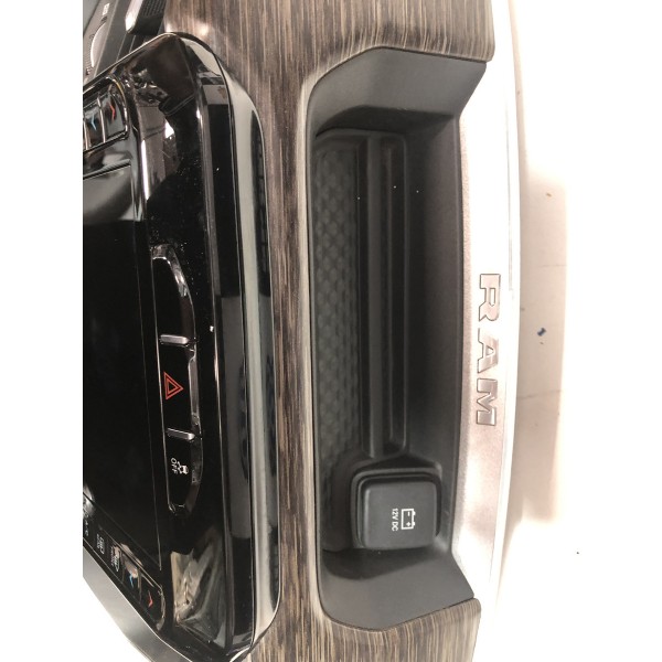 Multimidia Com Moldura Dodge Ram 2500 3500 2022 Original