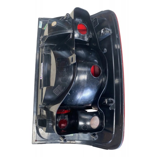 Lanterna Traseira Amarok 17/22 Lado Esquerda Fume Esquerdo/motorista Vermelho