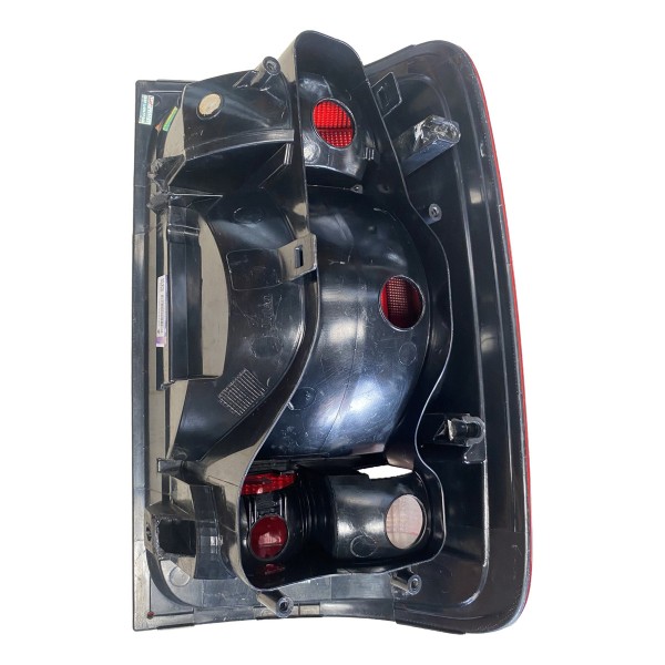 Lanterna Traseira Amarok 17/22 Lado Esquerda Fume Esquerdo/motorista Vermelho
