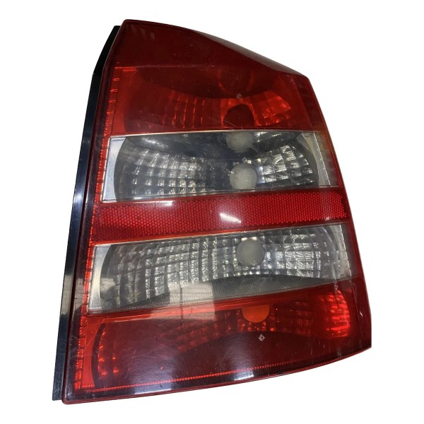 Lanterna Traseira Direita Astra 2003/2011 Direito/passageiro Vermelho