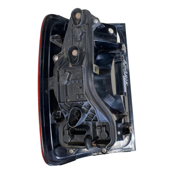 Lanterna Lado Direito Amarok 2019 C/detalhe Direito/passageiro Vermelho