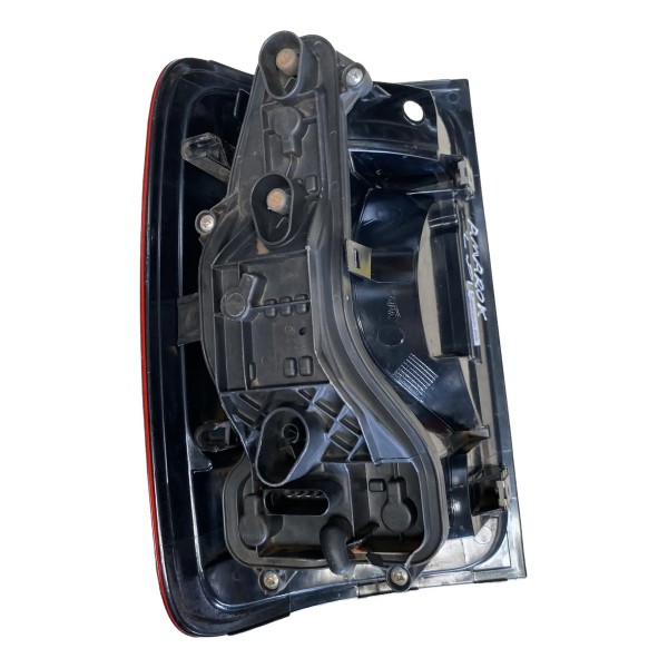 Lanterna Lado Direito Amarok 2019 C/detalhe Direito/passageiro Vermelho