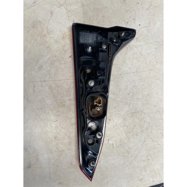 Lanterna Esquerda Tampa Traseira Sw4 2017 Esquerdo/motorista Vermelho