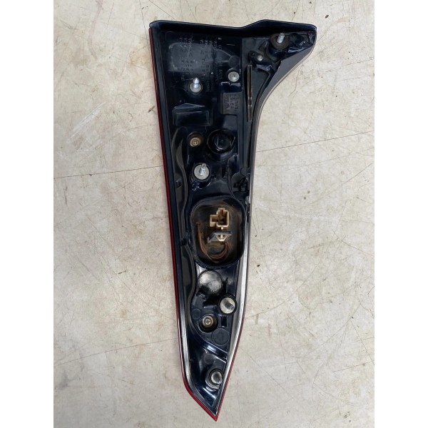 Lanterna Esquerda Tampa Traseira Sw4 2017 Esquerdo/motorista Vermelho