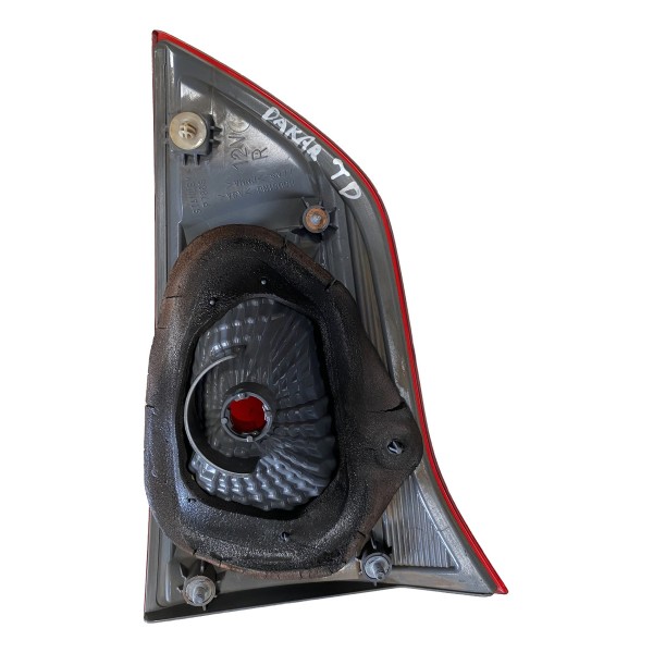 Lanterna Traseira Direita Pajero Dakar 2015 Direito/passageiro Vermelho