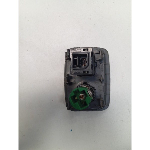 Entrada De Usb 12v Fiat Toro 1.8 2016 A2020 Original