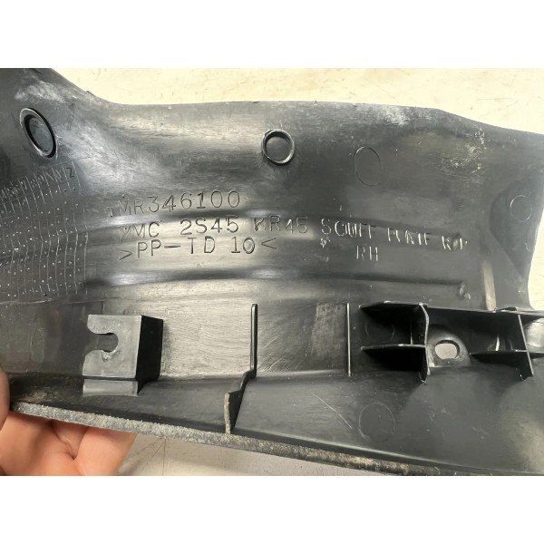 Soleira Traseira Direita Mitsubishi Pajero Tr4 02 A 15 Preta