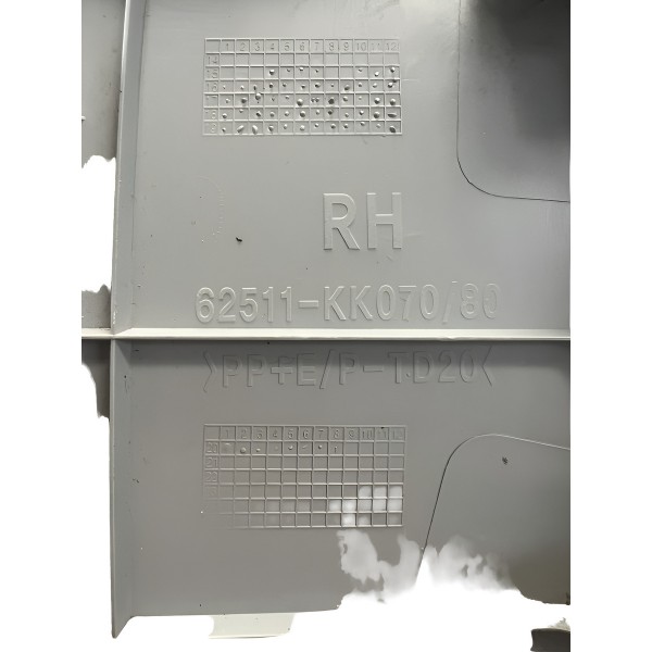 Acabamento Superior Coluna Traseira Direito Hilux 2016/2024