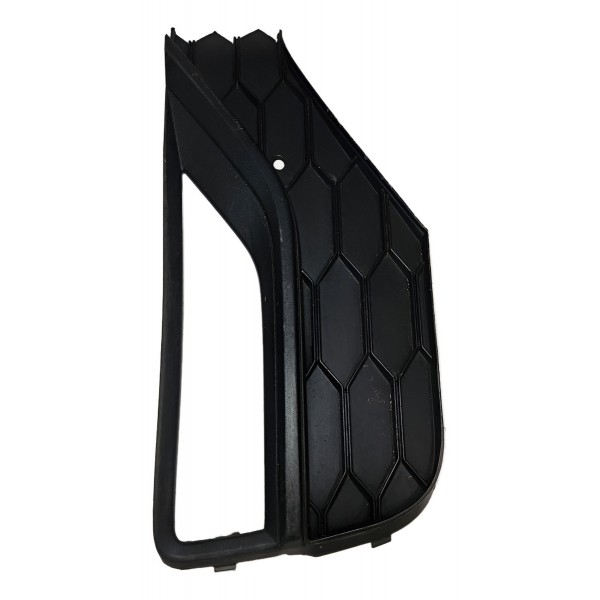 Moldura Farol De Milha Amrok V6 2019 L.d Original Usado.