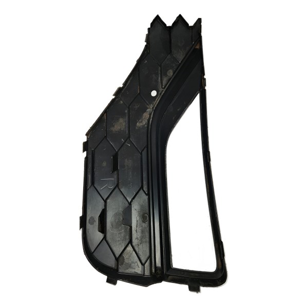 Moldura Farol De Milha Amrok V6 2019 L.d Original Usado.