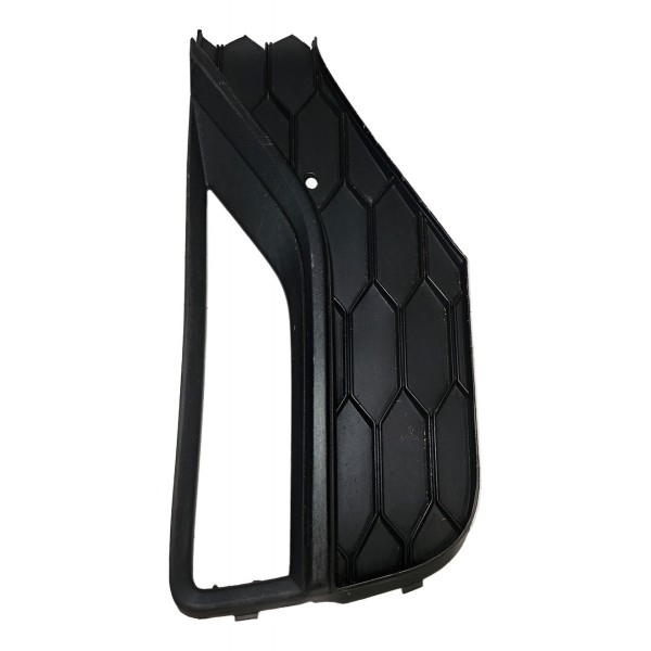 Moldura Farol De Milha Amrok V6 2019 L.d Original Usado.