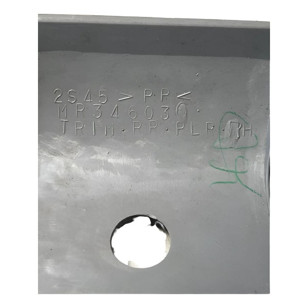 Acabamento Da Coluna Central Direita Pajero Tr4 2002-2015