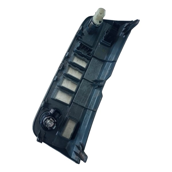 Entrada Usb / Auxiliar Com Moldura Hilux  2010/2015 Original