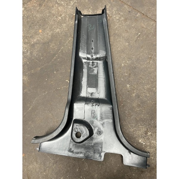 Acabamento Inferior Coluna Direita Pajero Tr4 2015 Mr346032