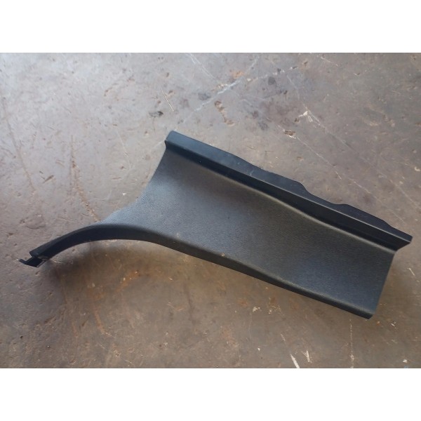 Moldura Coluna Traseira Esquerda Hilux 2016/2020 Original