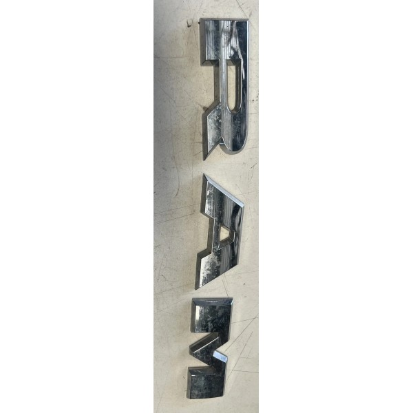 Emblema Tampa Traseira Ram Cromado 3500 2019/2024 Cinza