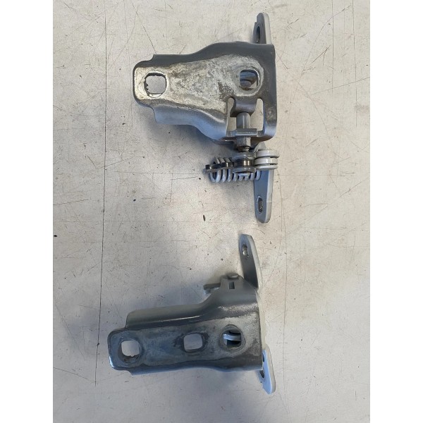 Dobradiça Porta Dianteira Esquerda Dodge Ram 3500 2022