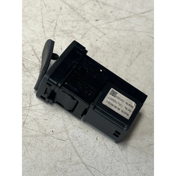 Entrada Usb Auxiliar Toyota Hilux Sw4 2.8 2016 A 2023 Preto