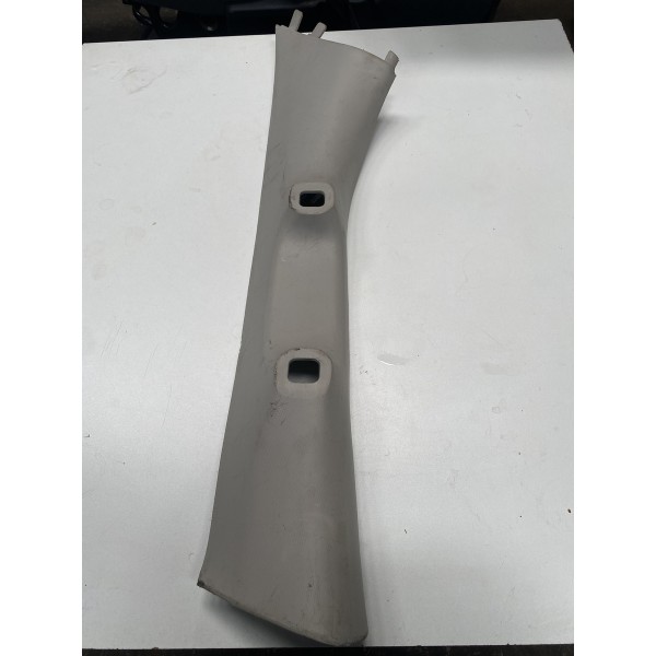 Moldura Coluna Parabrisa Esquerdo S10 16/20 52066100 (usado)