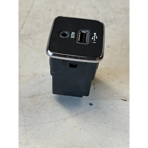 Entrada Usb Auxiliar Fiat Strada Ranch 2023 1.3 Original Preto