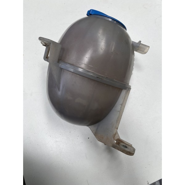 Reservatorio De Agua Do Radiador Vw Amarok 2011 2019 Usado